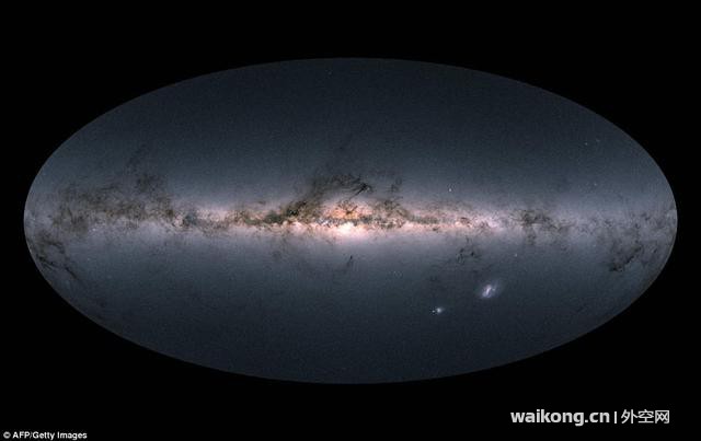 震撼！太阳只是一粒尘埃！欧洲空间局发布银河系星图包含17亿颗恒星-1.jpg