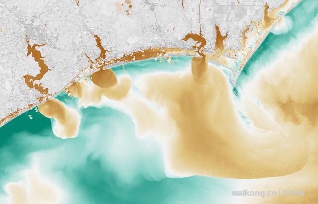NASA图像显示：飓风过后，被污染的河流渗入大西洋-2.jpg