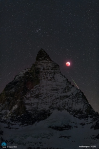 马特洪峰、月球与流星