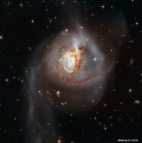 NGC 3256的星系碰撞