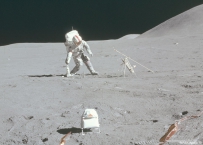 宇航员在月球上射门得分