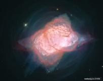 哈勃拍摄的行星状星云NGC 7027