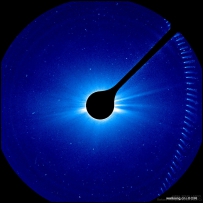 麦克霍尔茨彗星接近太阳
