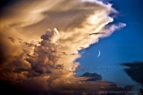 云彩、鸟儿、月亮和金星